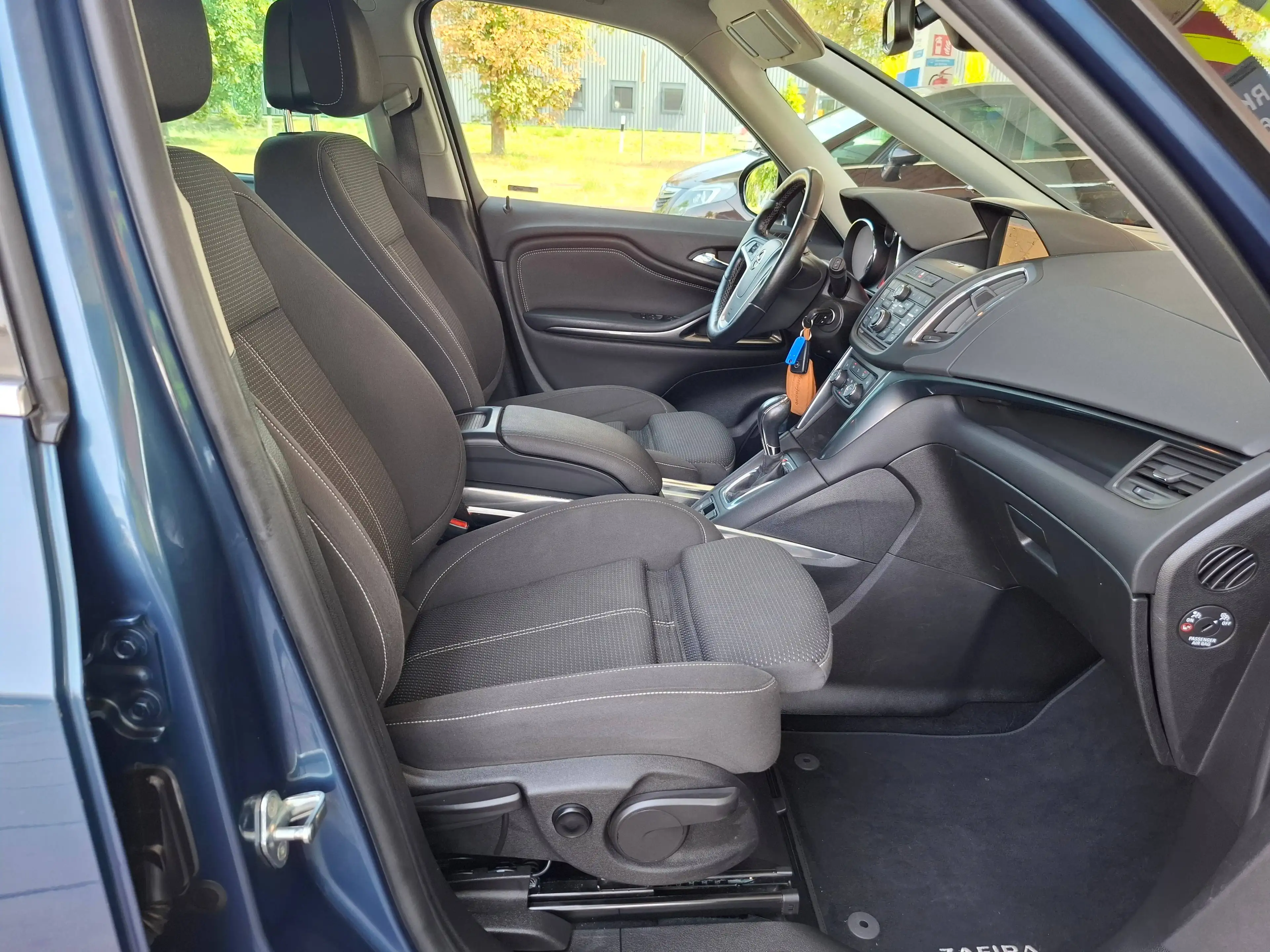 Opel Zafira Tourer Business Innovation — photo 10