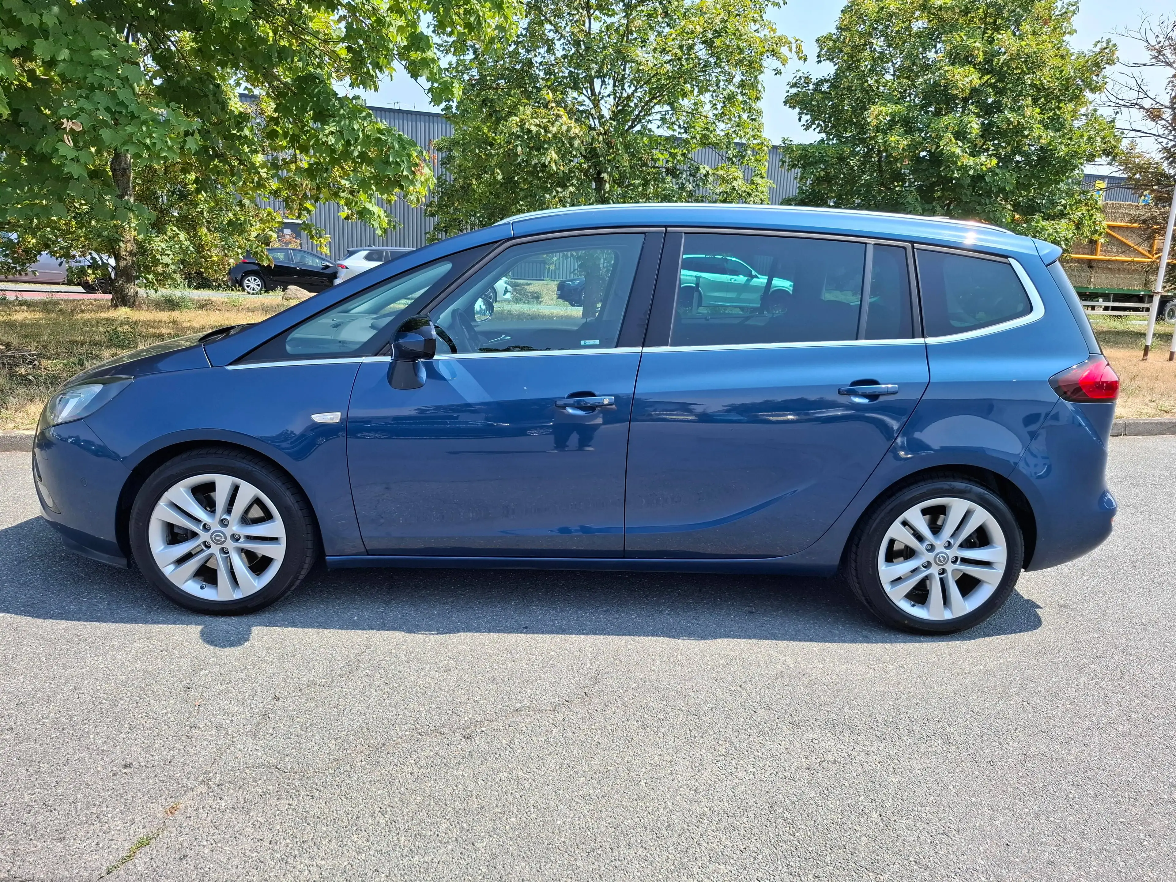 Opel Zafira Tourer Business Innovation — photo 8