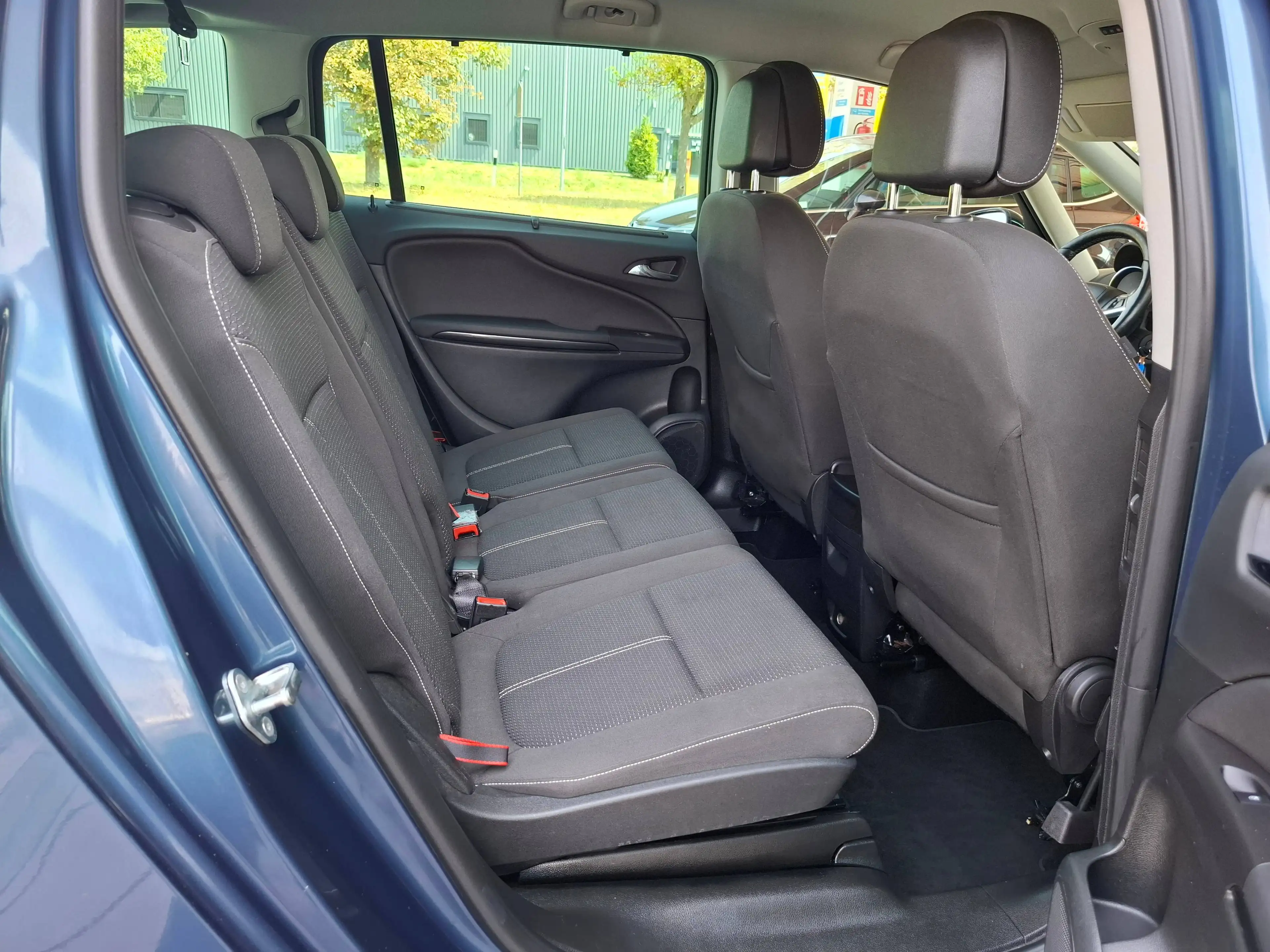 Opel Zafira Tourer Business Innovation — photo 11