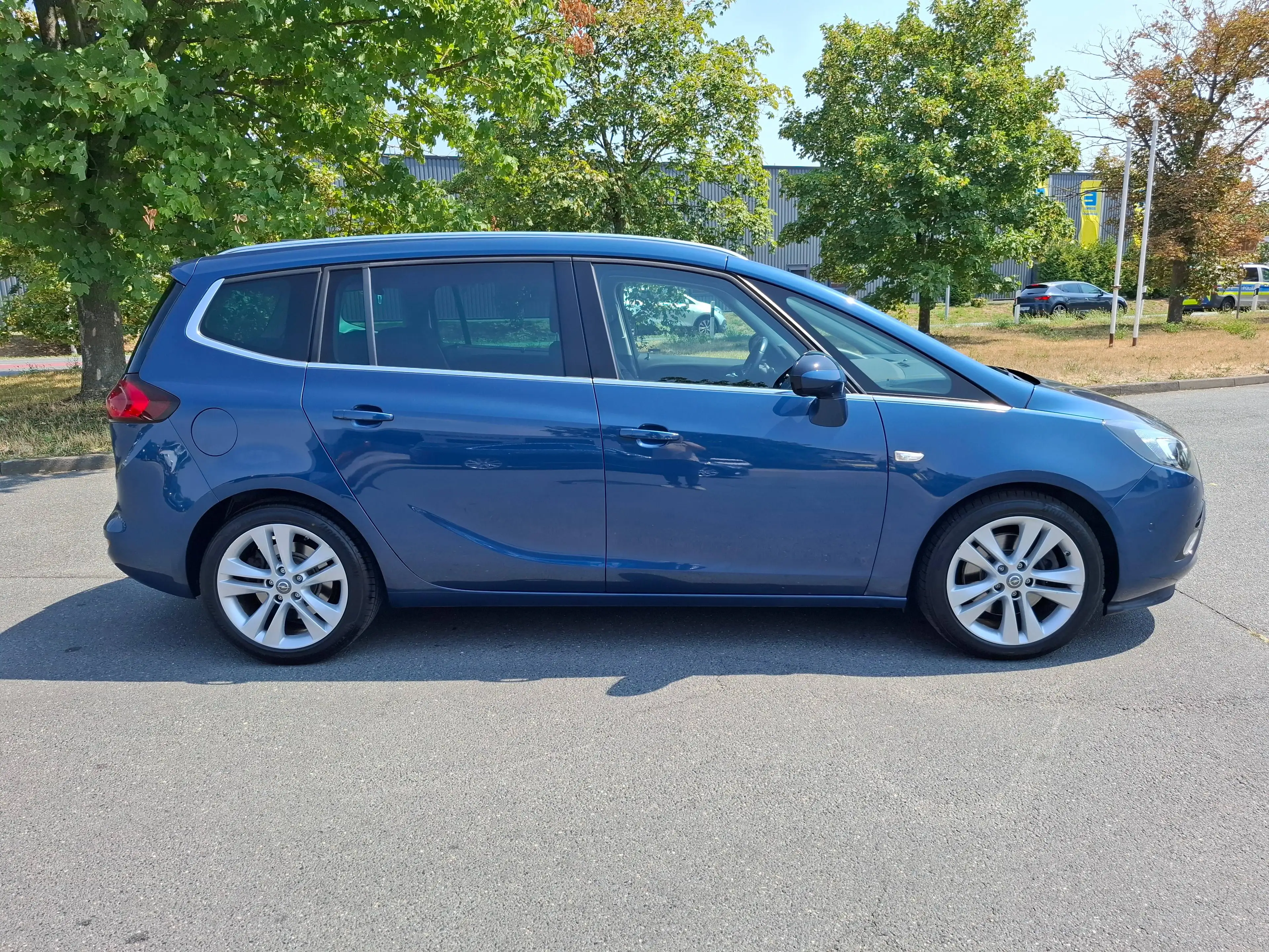 Opel Zafira Tourer Business Innovation — photo 4