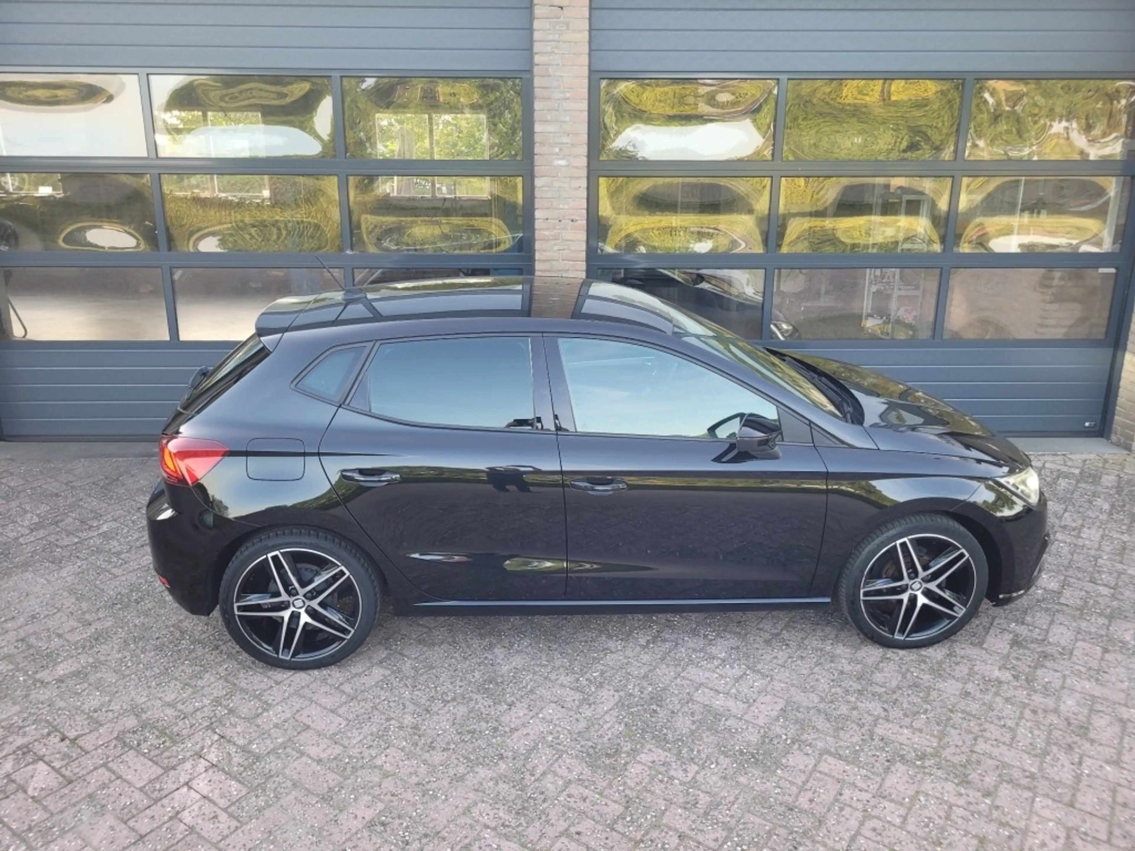 SEAT Ibiza 1.0TSI FR Buiness Intense carplay, led verl, 18 in — photo 10