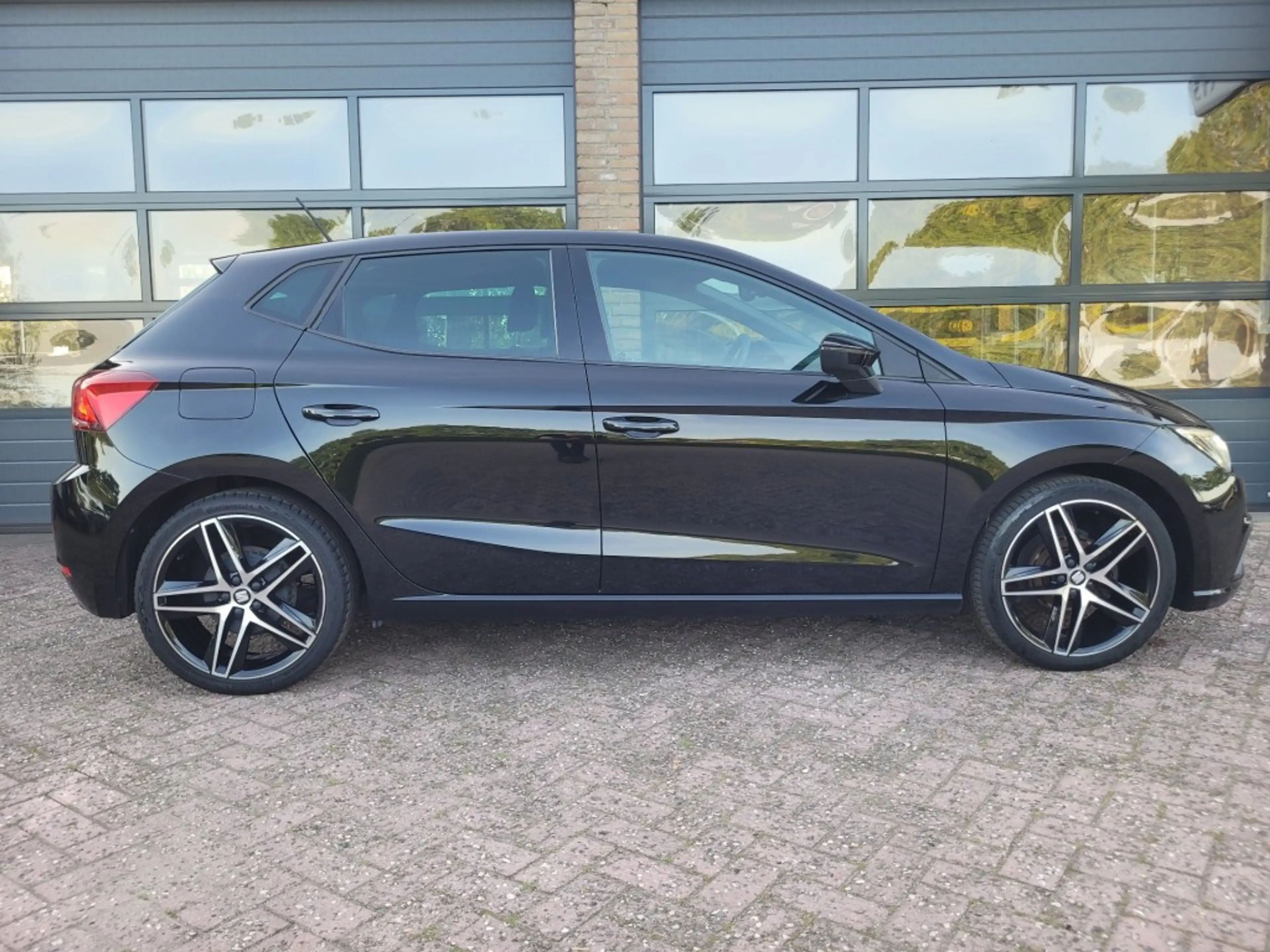 SEAT Ibiza 1.0TSI FR Buiness Intense carplay, led verl, 18 in — photo 9