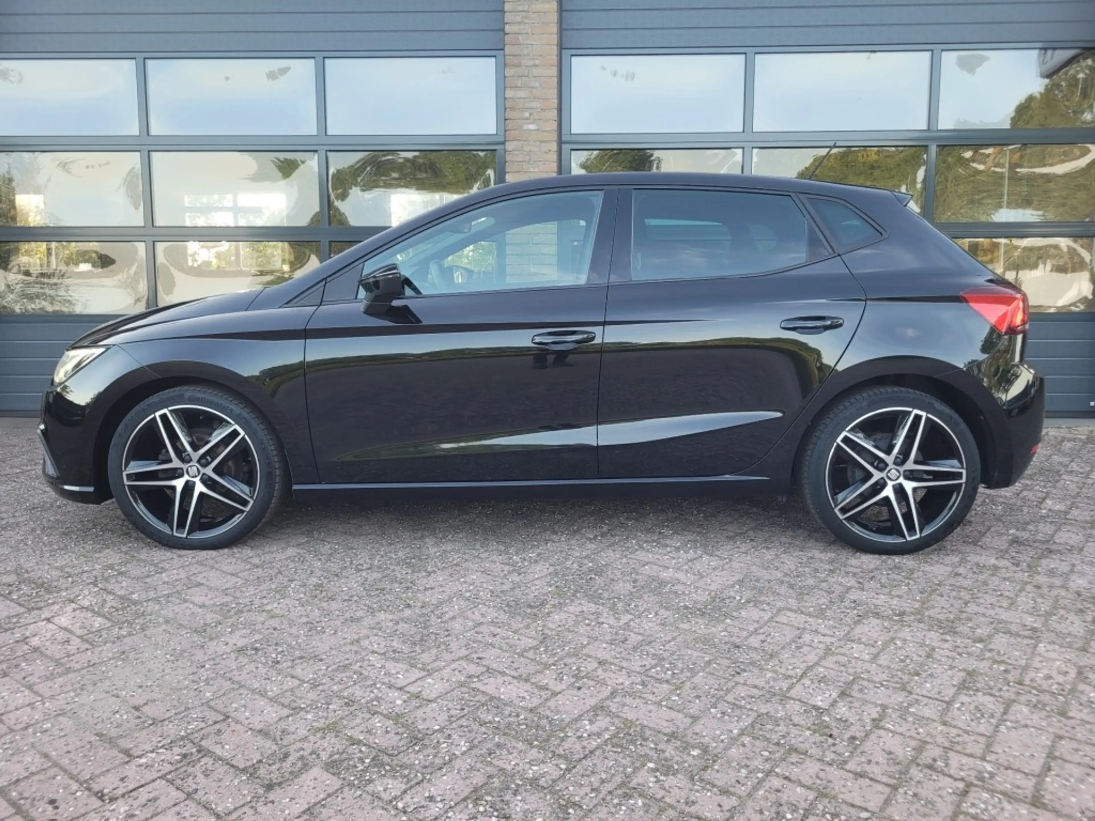 SEAT Ibiza 1.0TSI FR Buiness Intense carplay, led verl, 18 in — photo 3