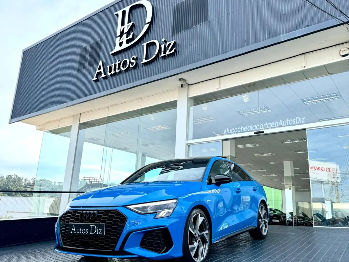 Audi A3 Sedán 35TDI Black line S tronic Bleu - 1