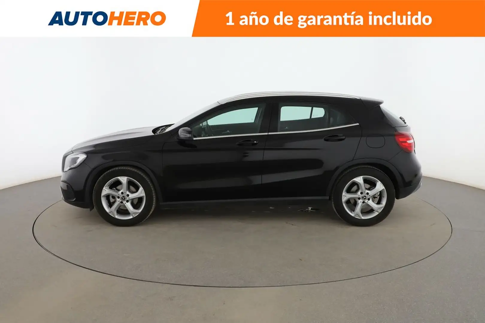 Mercedes-Benz GLA 180 Urban Negro - 2