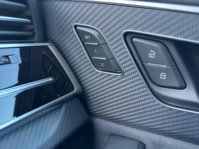 Audi Q8 60 TFSI S-Line  quattro 360 kW Ansicht 23