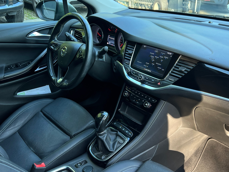 Opel Astra Sports Tourer 1.6 CDTi ECOTEC D Innovation S/S EU6.2 — photo 13