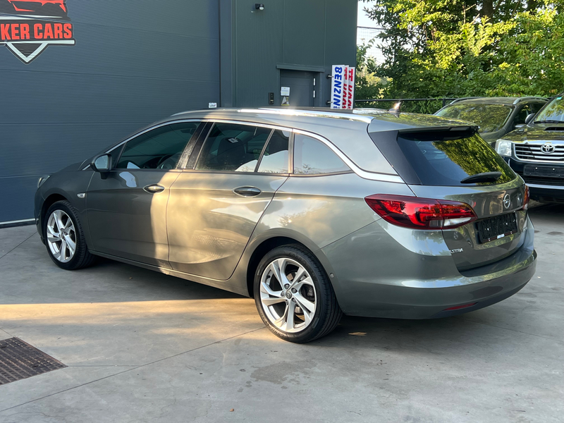 Opel Astra Sports Tourer 1.6 CDTi ECOTEC D Innovation S/S EU6.2 — photo 2