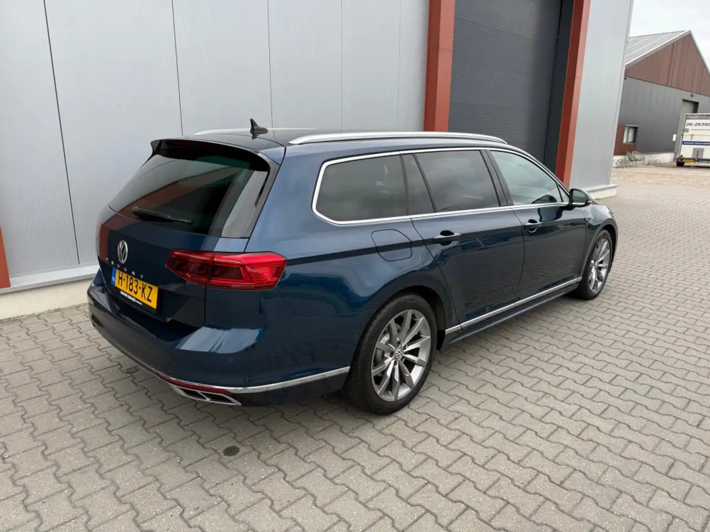 Volkswagen Passat Variant 2.0 TSI Elegance Business R Automaat Bleu - 2