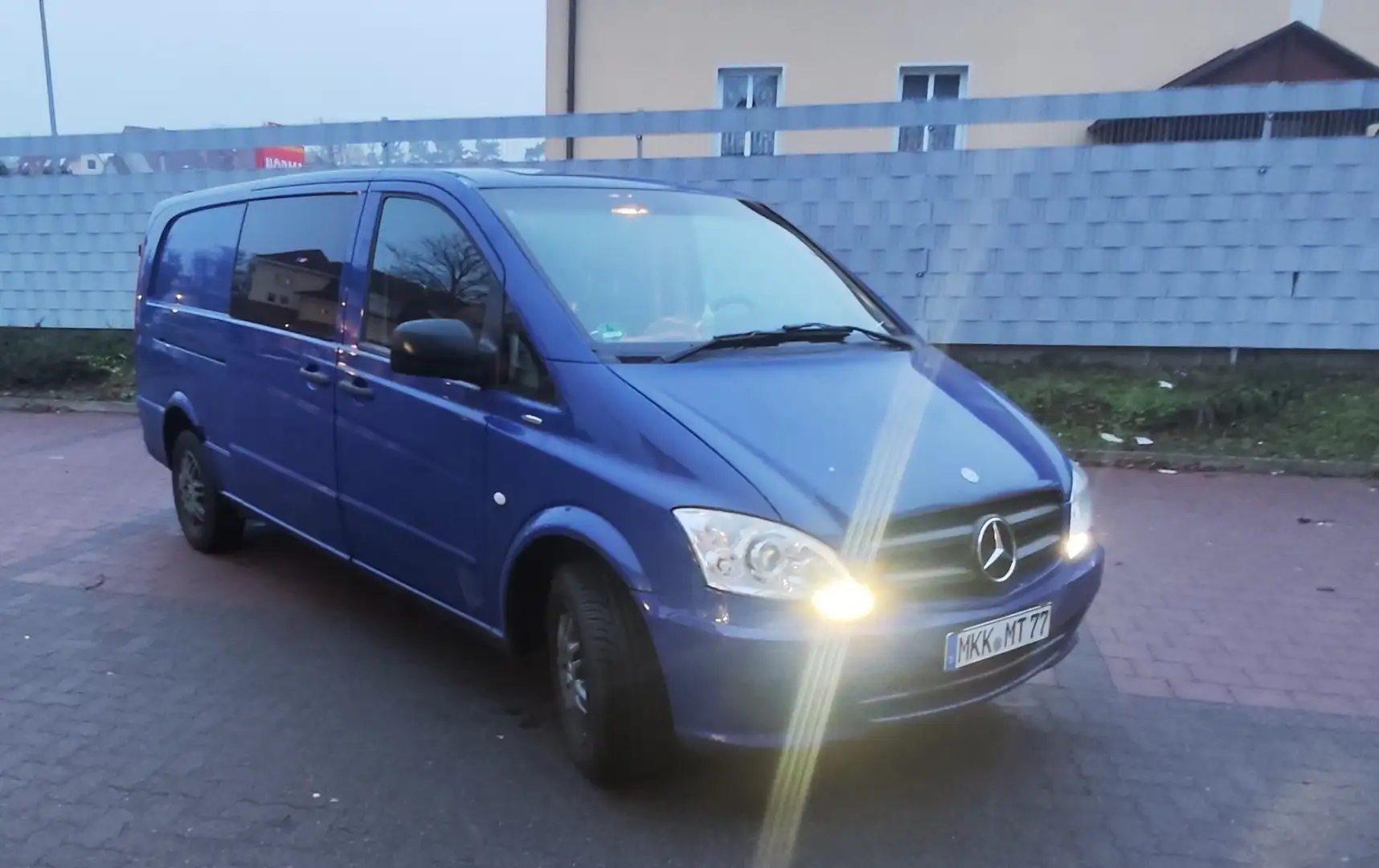 Mercedes-Benz Vito 113 CDI Extralang Blau - 1