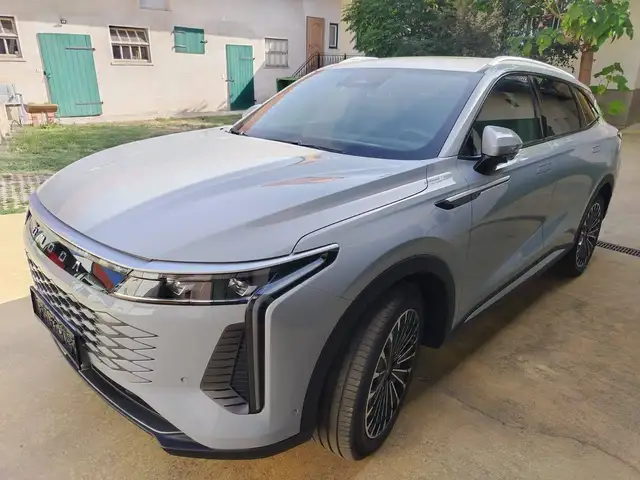 Omoda 9