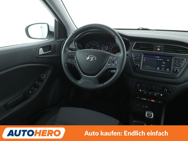 Hyundai i20 1.2 Go *NAV*TEMPO*PDC*SHZ*KLIMA* — photo 13