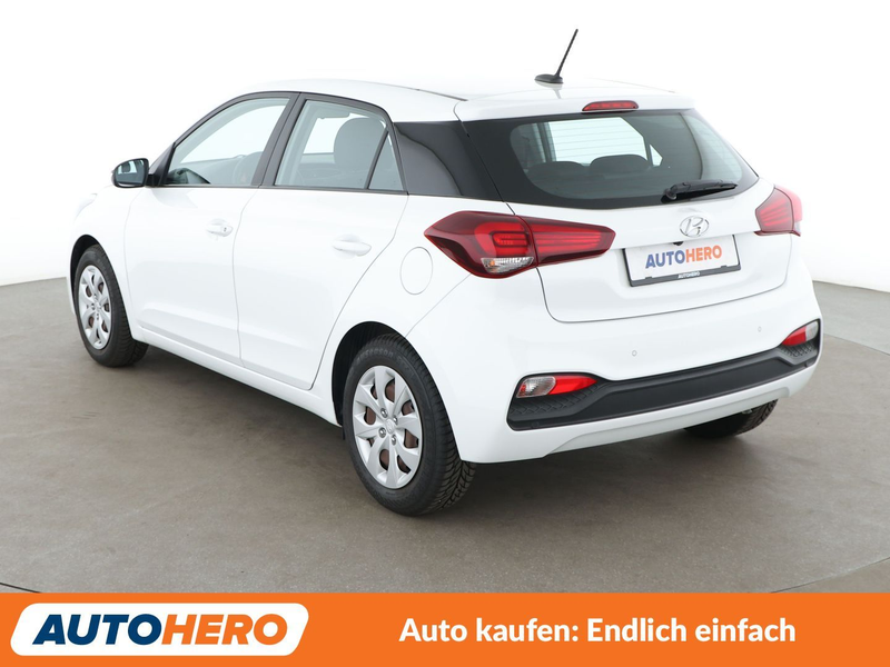 Hyundai i20 1.2 Go *NAV*TEMPO*PDC*SHZ*KLIMA* — photo 4
