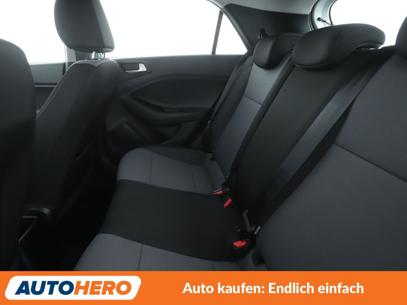 Hyundai i20 1.2 Go *NAV*TEMPO*PDC*SHZ*KLIMA* — photo 14
