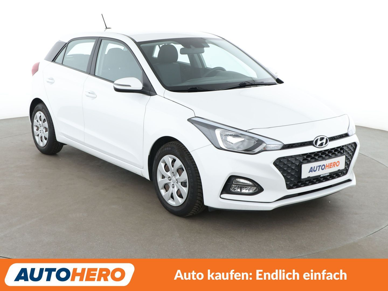 Hyundai i20 1.2 Go *NAV*TEMPO*PDC*SHZ*KLIMA* — photo 8