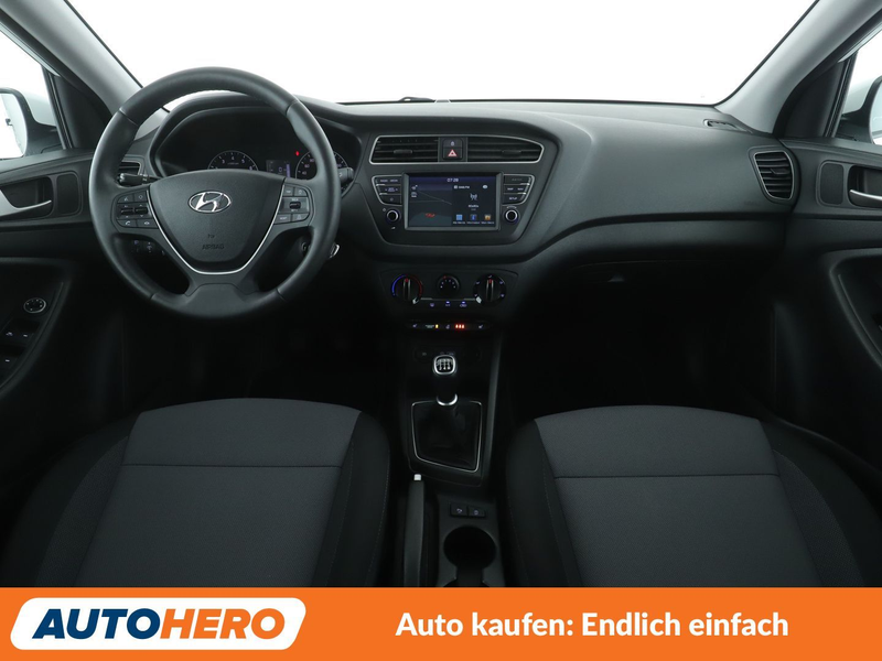 Hyundai i20 1.2 Go *NAV*TEMPO*PDC*SHZ*KLIMA* — photo 12