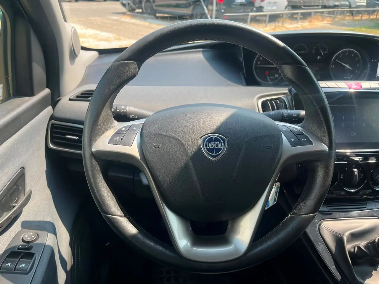 Lancia Ypsilon 2023 — фото 11