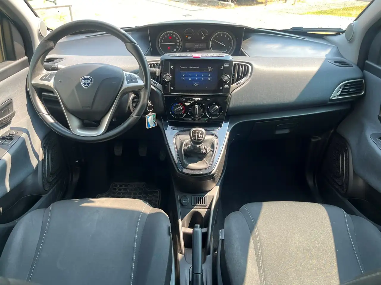 Lancia Ypsilon 2023 — фото 10