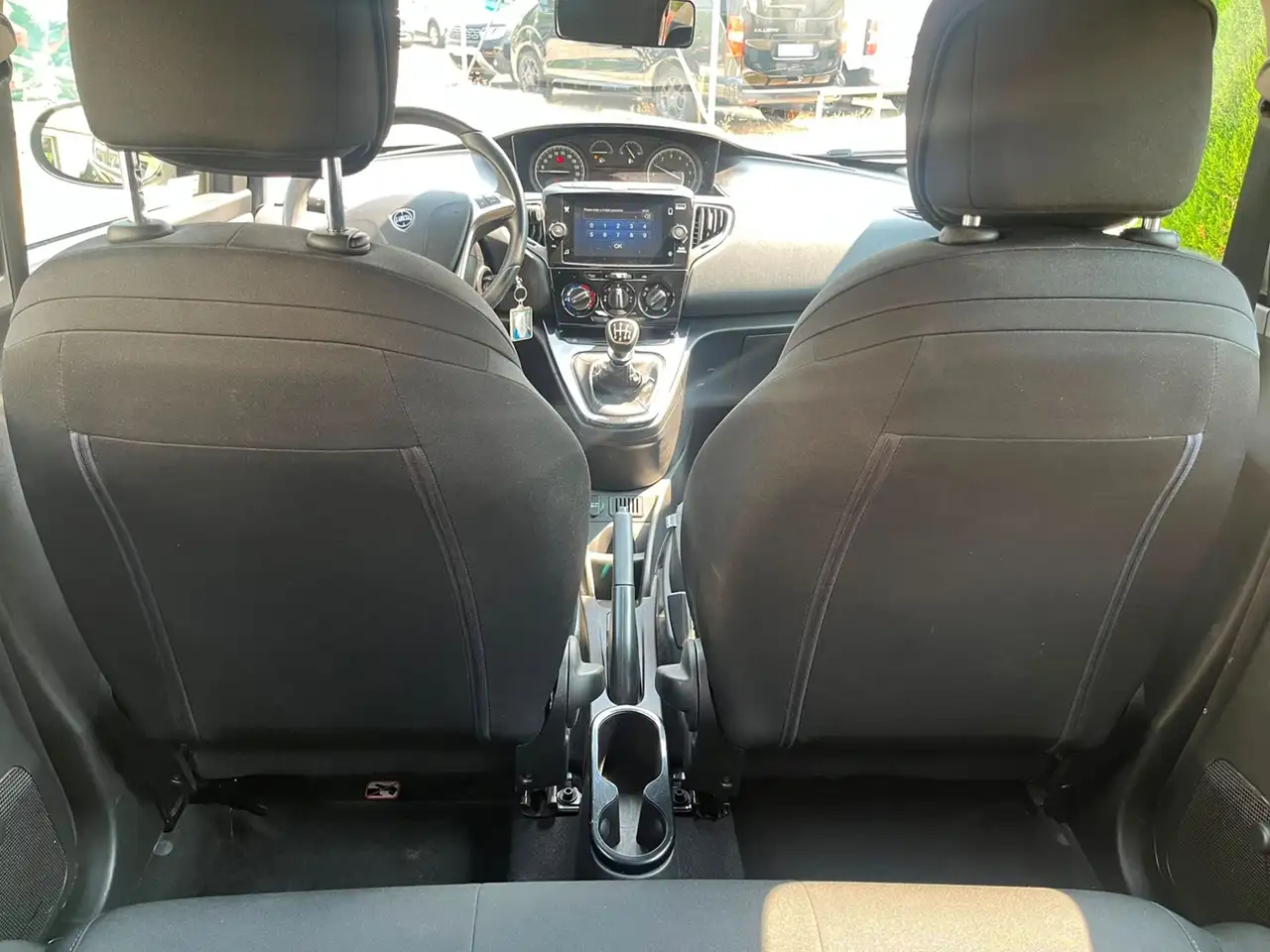 Lancia Ypsilon 2023 — фото 18