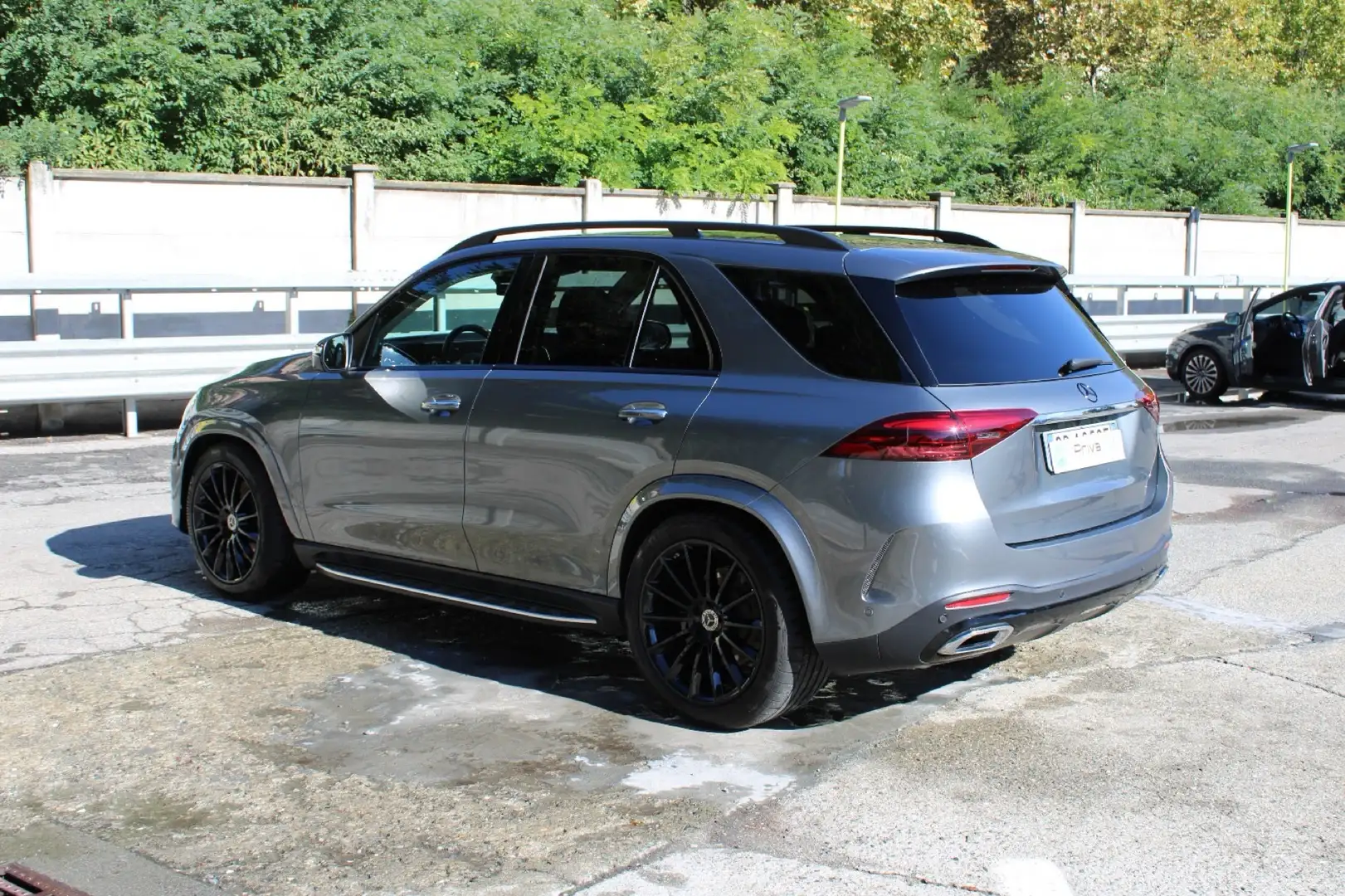 Mercedes-Benz GLE 300 Premium AMG Restyling 2024 Gris - 2