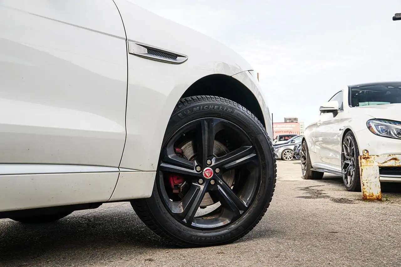 Jaguar F-Pace снимка Jaguar F-Pace