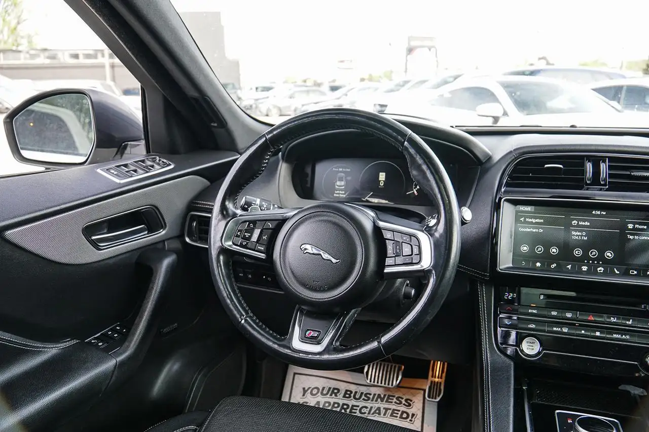 Jaguar F-Pace снимка Jaguar F-Pace