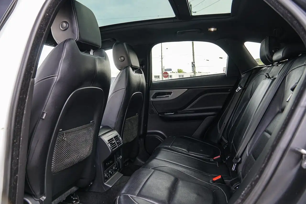 Jaguar F-Pace снимка Jaguar F-Pace