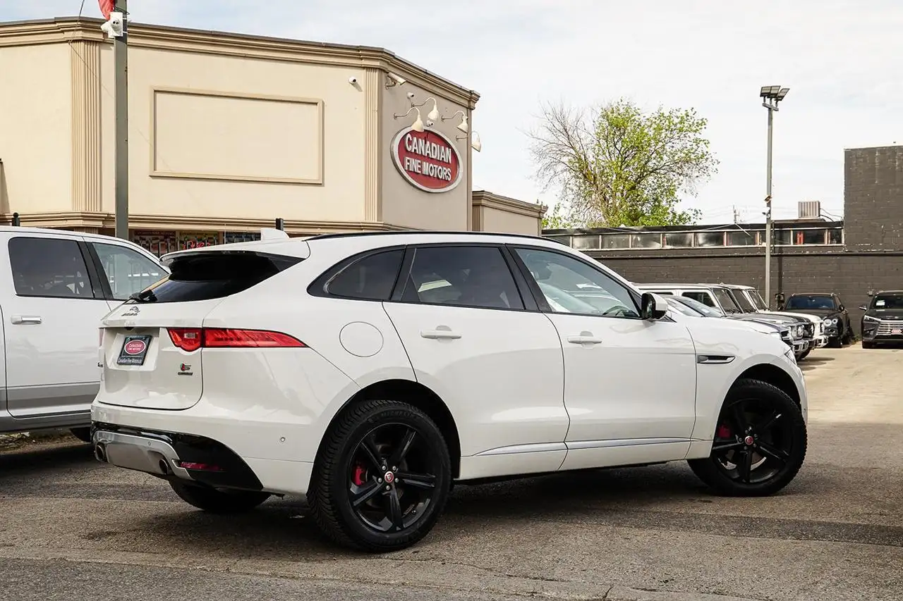 Jaguar F-Pace снимка Jaguar F-Pace