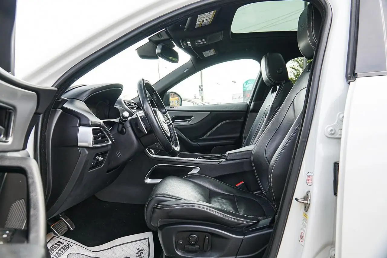 Jaguar F-Pace снимка Jaguar F-Pace