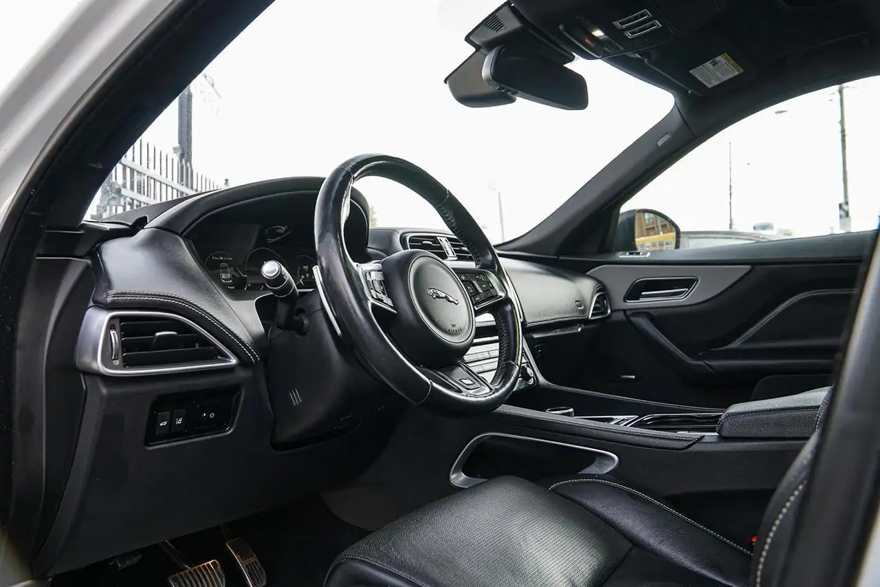 Jaguar F-Pace снимка Jaguar F-Pace