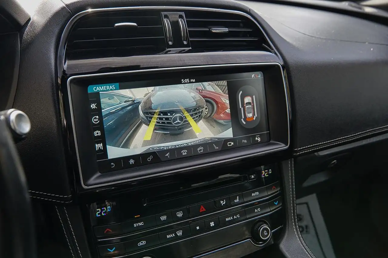 Jaguar F-Pace снимка Jaguar F-Pace