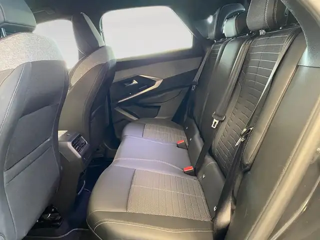 Peugeot 3008 view 8
