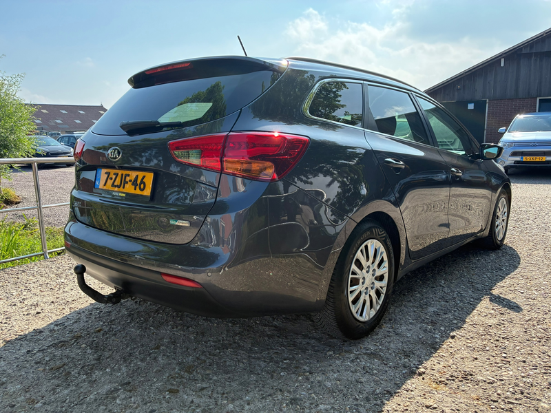 Kia Ceed SW / cee'd SW Sportswagon 1.6 GDI BusinessLine | Dealer Ondh. + — photo 5