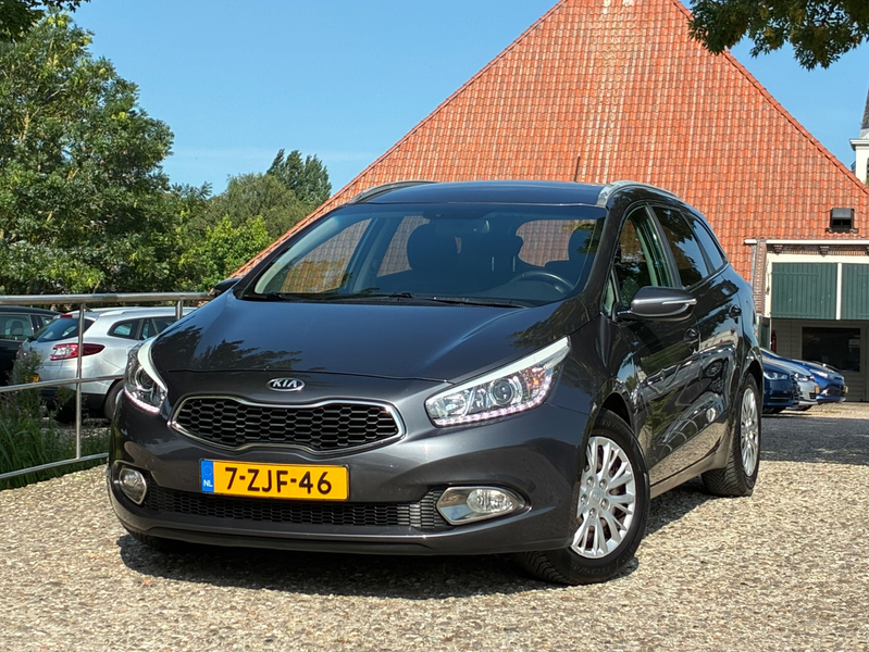 Kia Ceed SW / cee'd SW Sportswagon 1.6 GDI BusinessLine | Dealer Ondh. + — photo 4