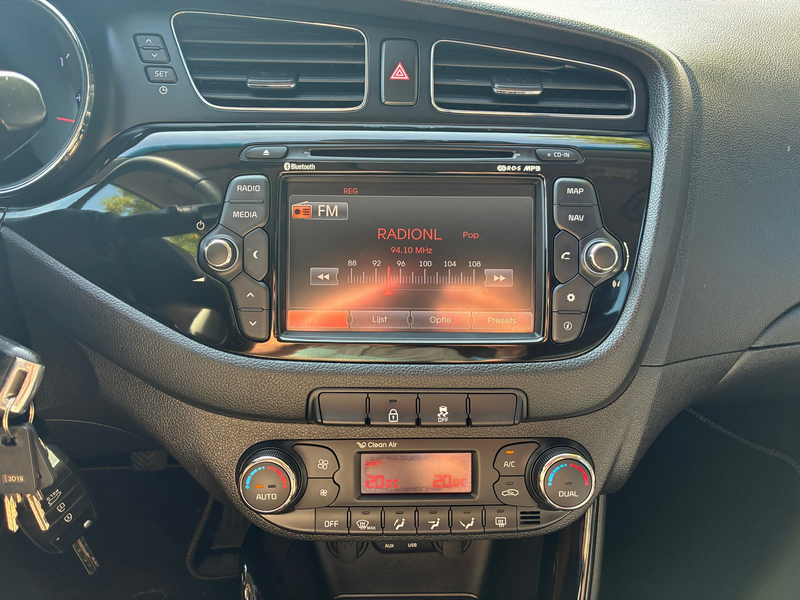 Kia Ceed SW / cee'd SW Sportswagon 1.6 GDI BusinessLine | Dealer Ondh. + — photo 19
