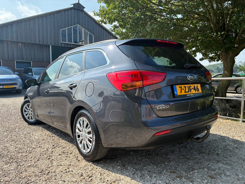 Kia Ceed SW / cee'd SW Sportswagon 1.6 GDI BusinessLine | Dealer Ondh. + — photo 2
