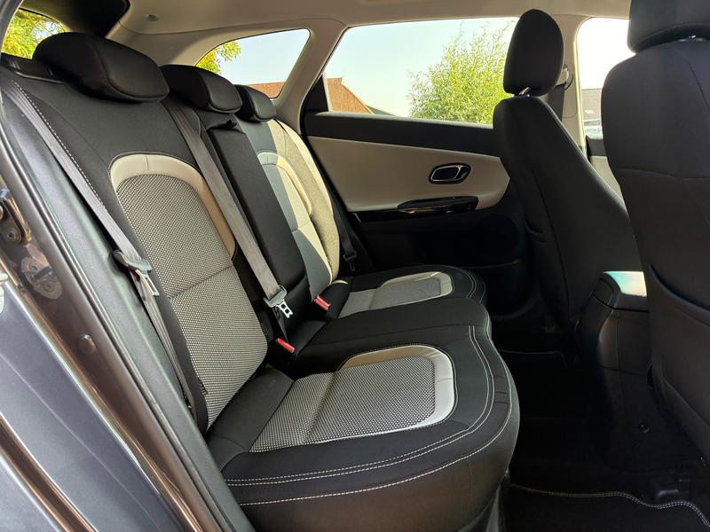 Kia Ceed SW / cee'd SW Sportswagon 1.6 GDI BusinessLine | Dealer Ondh. + — photo 8