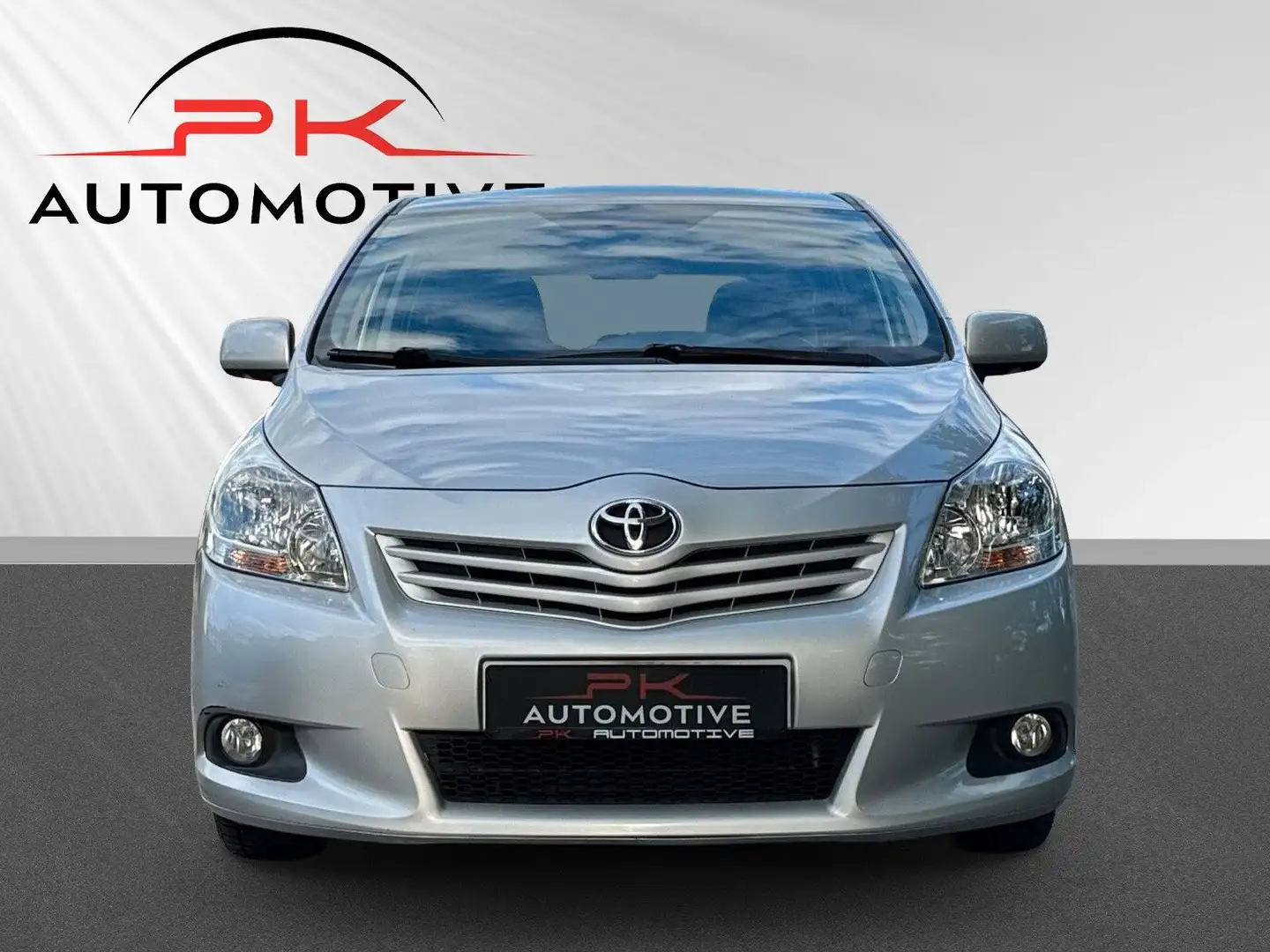 Toyota Verso Life 1.6/AHK/7-SITZ/TUV/ALLWETTER Stříbrná - 2