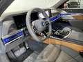 BMW i7 M70 xDrive Limousine Frozen Deep Green B&W Surroun - thumbnail 6
