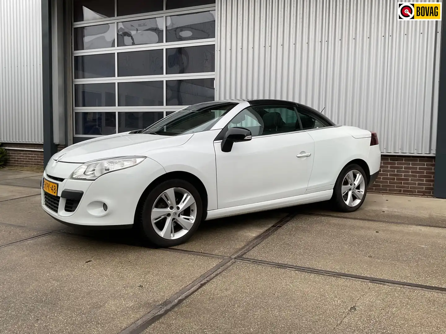 Renault Megane Coupé-Cabriolet 130pk TCE Privilège Weiß - 1