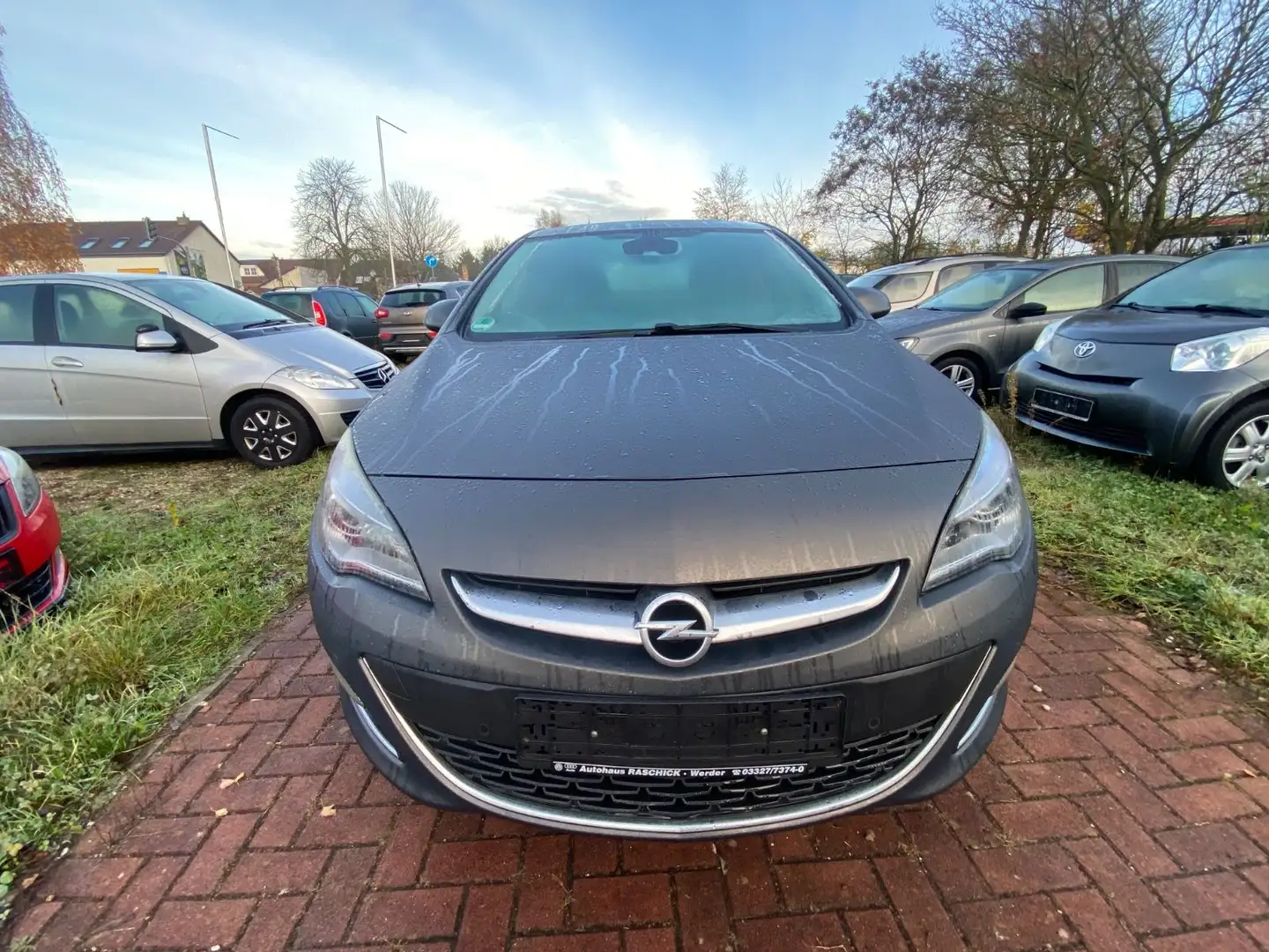 Opel Astra J Innovation Aut.+Klima+Navi+Sitzheizung Grau - 2