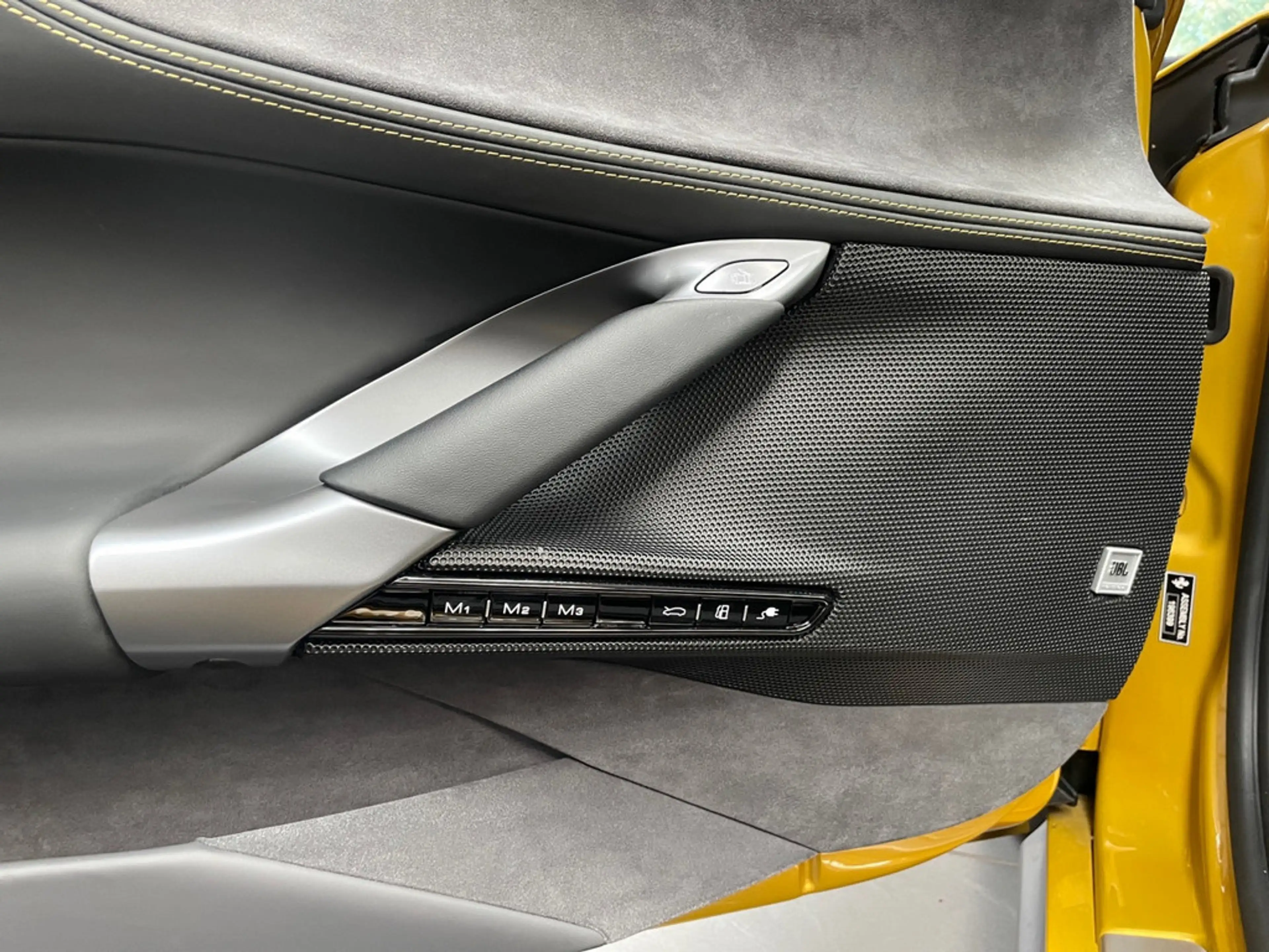 Ferrari SF90 Spider CARBON EXTERIOR / JBL — photo 14