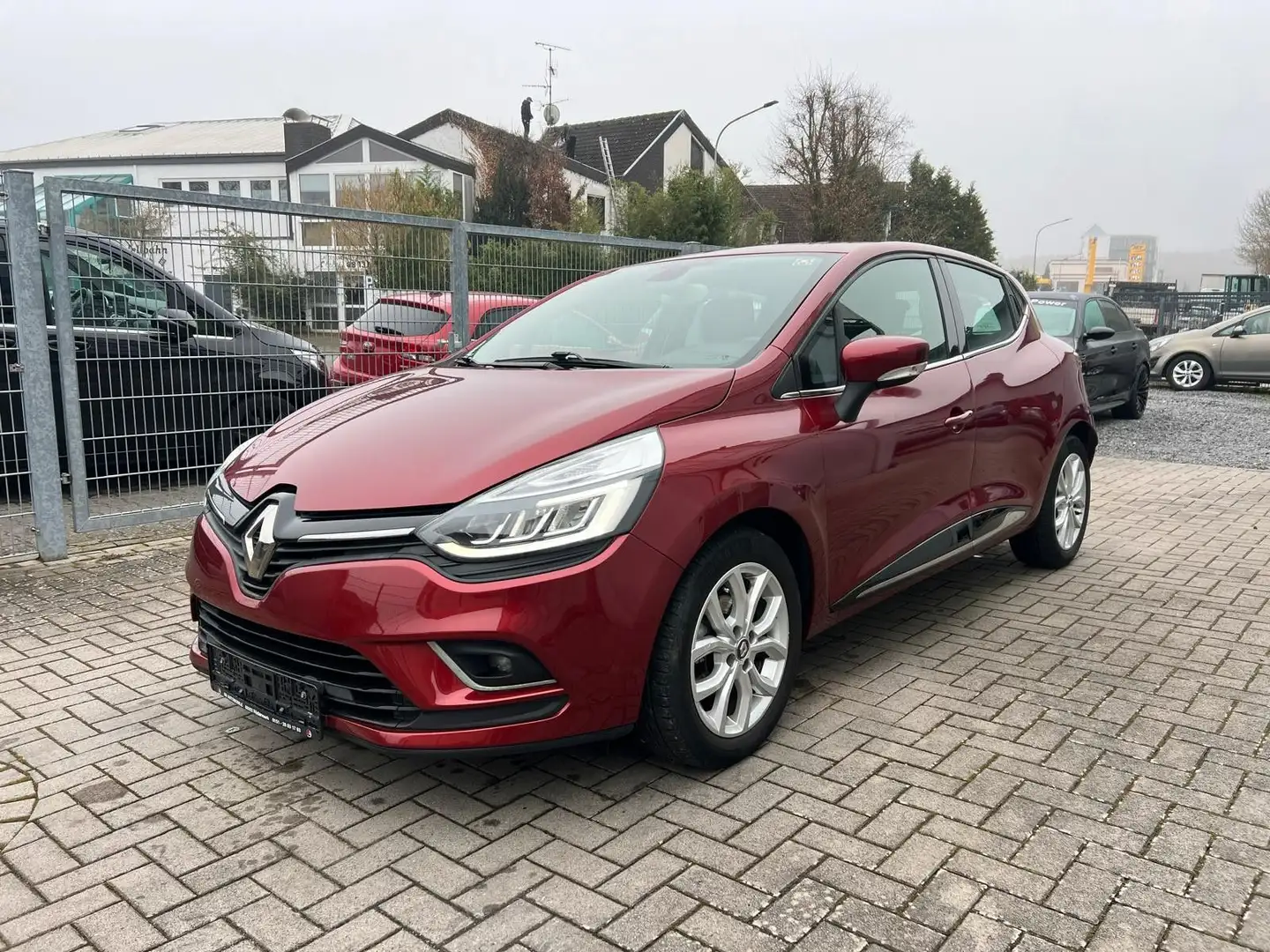 Renault Clio IV Intens Bose Navi LED Rot - 1
