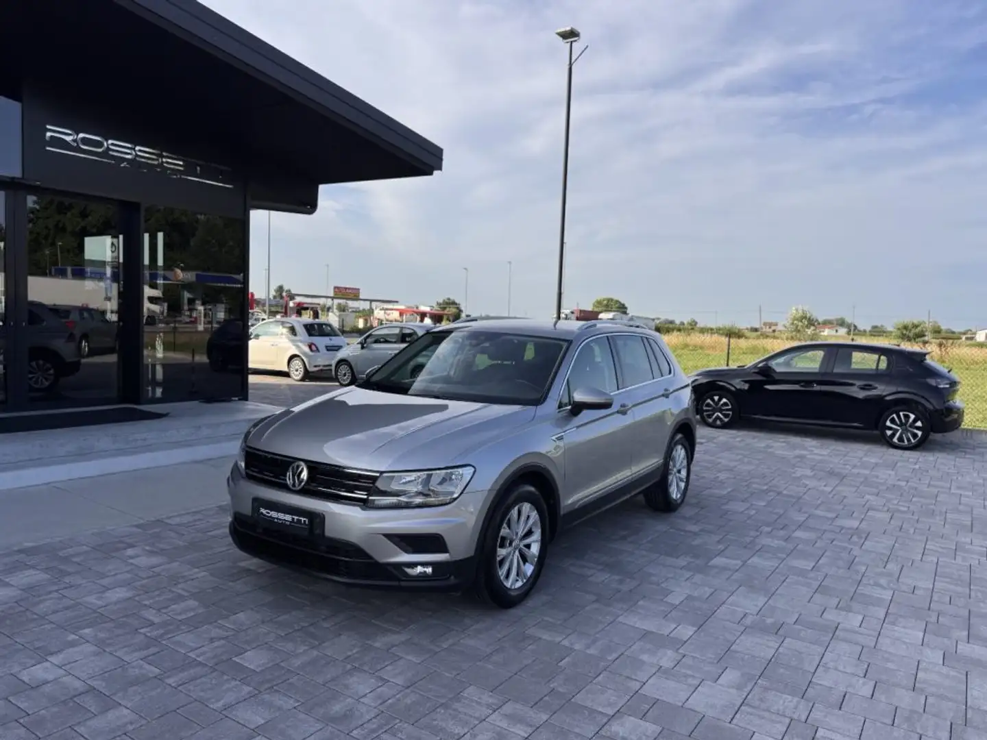 Volkswagen Tiguan 1.6 TDI  Business BlueMotion Technology Gris - 1