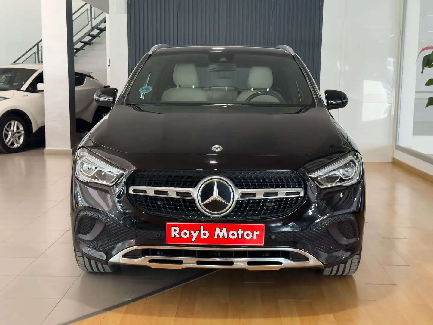 Mercedes-Benz GLA 180 7G-DCT Negro - 2
