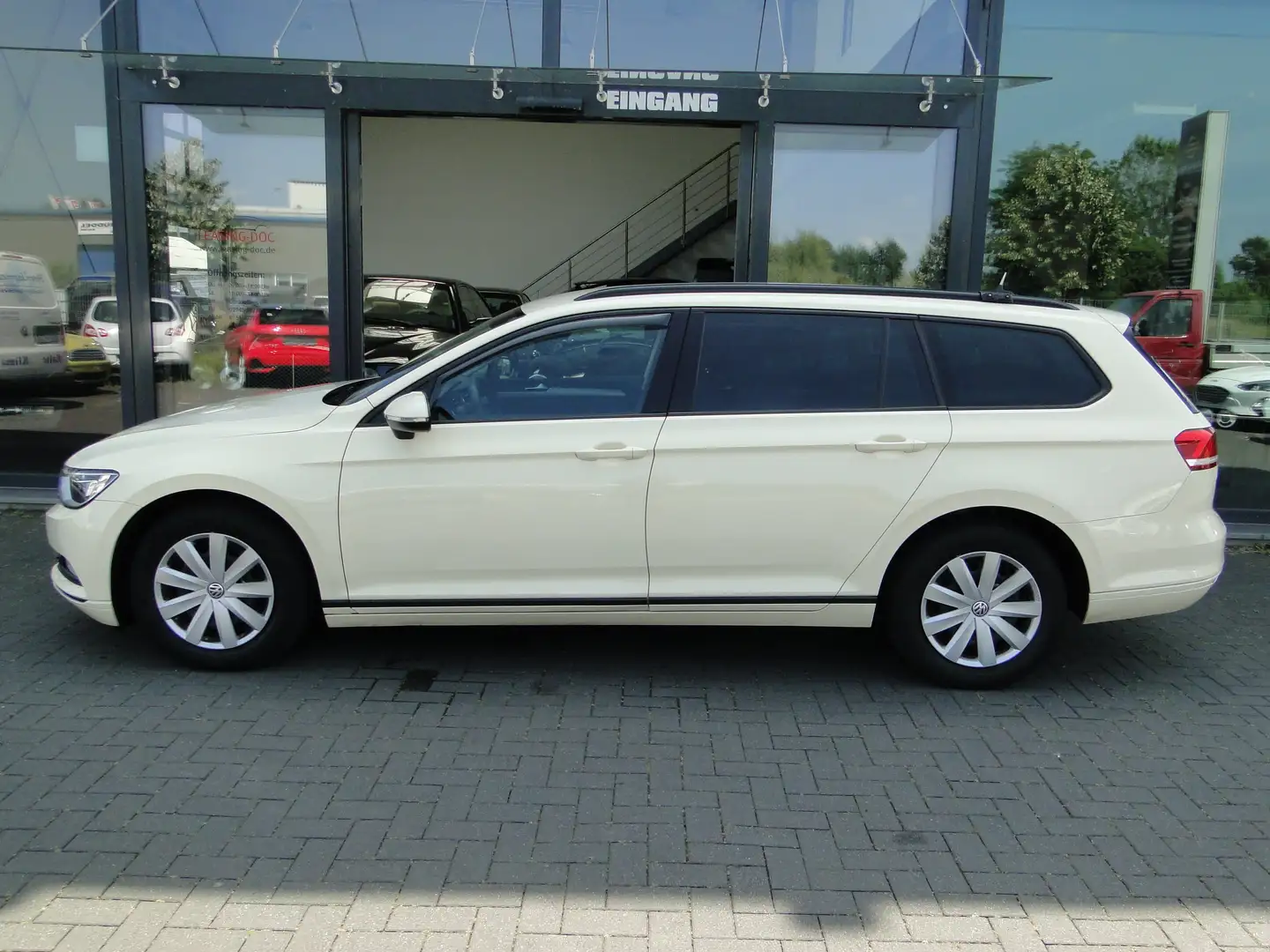 Volkswagen Passat Variant Passat 2.0TDI Variant TAXI 1.HAND NAVI LEDER PDC Beige - 2
