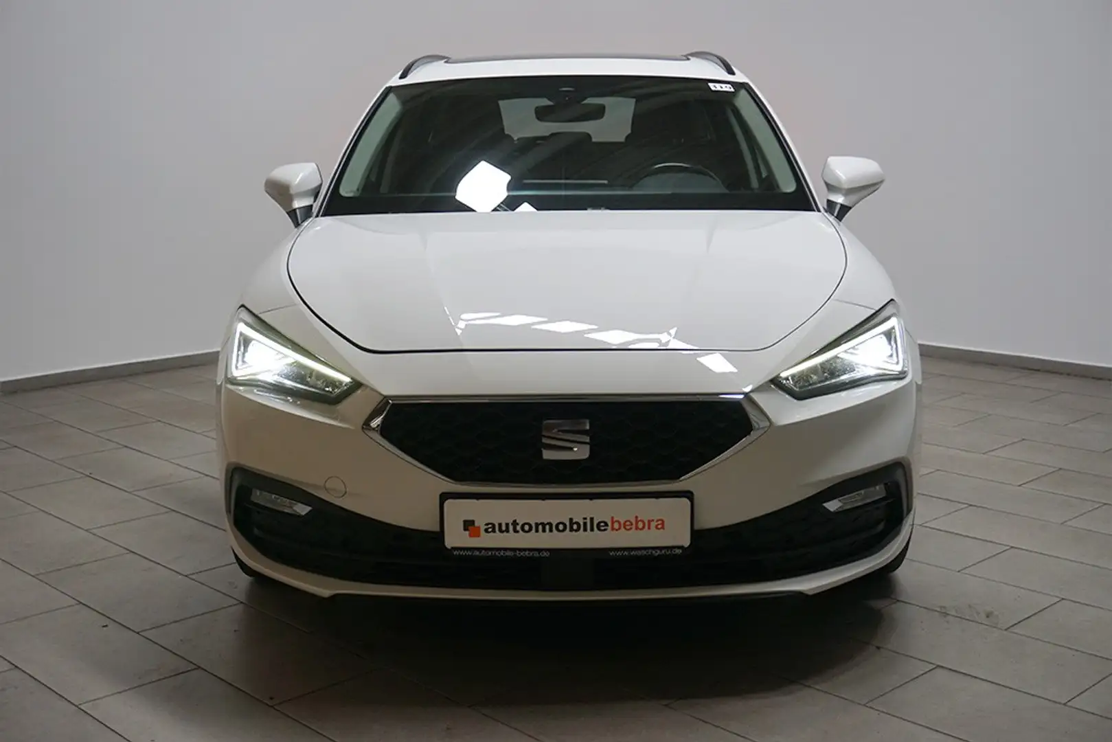 SEAT Leon 2.0TDI DSG Style Virtual Pano AHK Weiß - 2