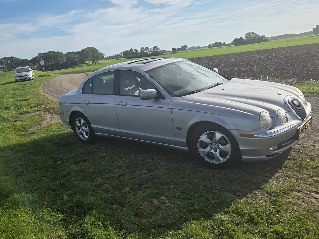 Jaguar S-Type 2000 из Европы — купить под ключ