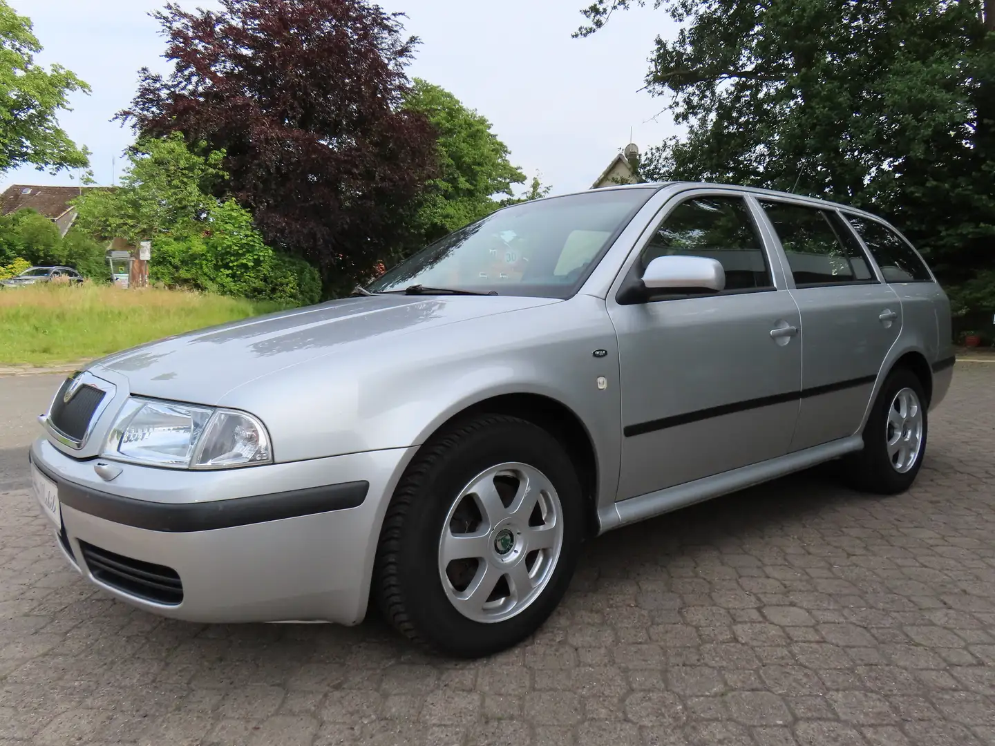 Skoda Octavia 1.8 T Combi Elegance *nur 117 TKM*aAHK*Scheckheft* Silber - 2