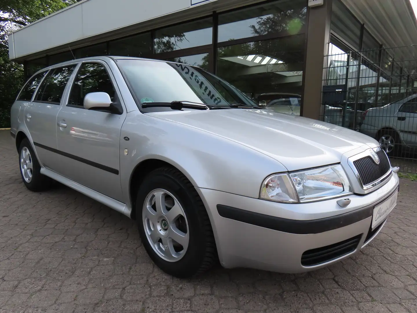 Skoda Octavia 1.8 T Combi Elegance *nur 117 TKM*aAHK*Scheckheft* Silber - 1